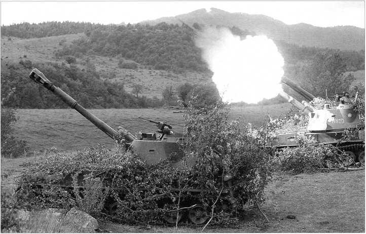 Батарея Акаций ведет огонь по грузинским войскам Южная Осетия август 2008 - фото 59
