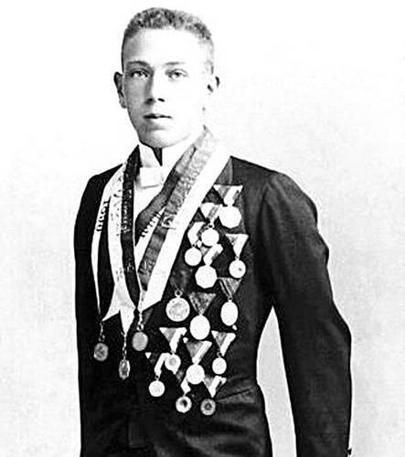 Альфред родился в Будапеште входившем тогда в состав АвстроВенгрии Стал - фото 9