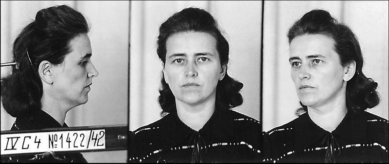 Фотографии Элизы и Отто Хампель из гестаповского досье Секретный документ - фото 1