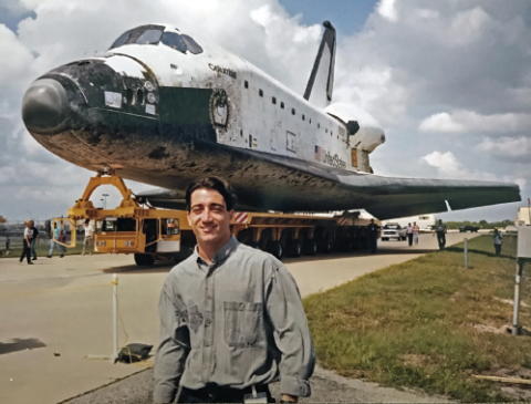 Test project engineer Mike Ciannilli with Columbia as it was being rolled from - фото 29