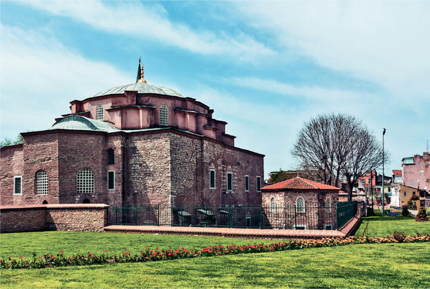 11 Церковь Святых Сергия и Вакха одна из 33 церквей реконструированных в - фото 17