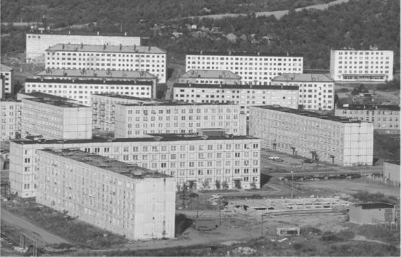 The garrison town of Vidyaevo the home of the Kursk crew Founded in 1968 the - фото 4