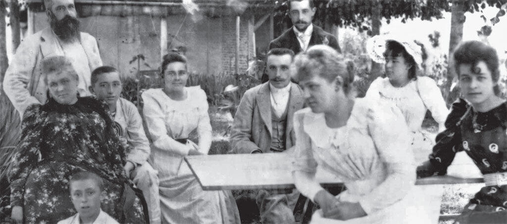 Семейство МонеОшеде в Живерни ок 1892 г По часовой стрелке от левого - фото 8