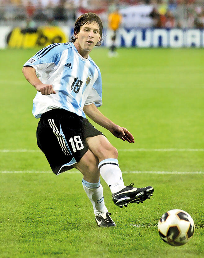 До Аргентины была Аргентина Месси предлагали играть за сборную Испании но - фото 17
