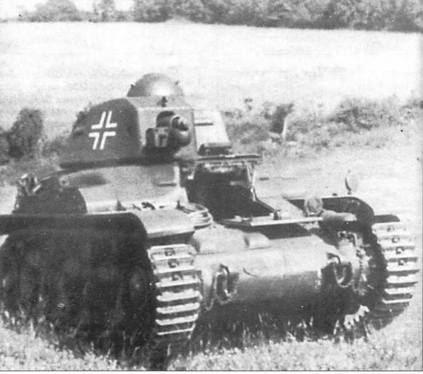 Трофейные французские танки Renault R35 поначалу использовались Вермахтом в - фото 22
