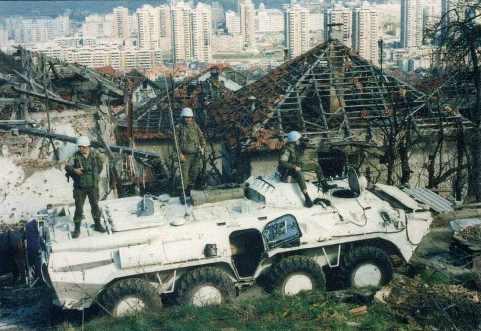 Бронетранспортер БТР80 российского контингента миротворческих сил ООН в бывшей - фото 135