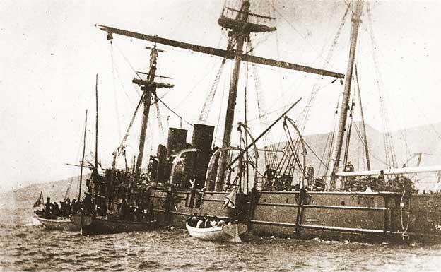 Крейсер Витязь после аварии 1893 г В 18831887 гг Васильев служил - фото 2