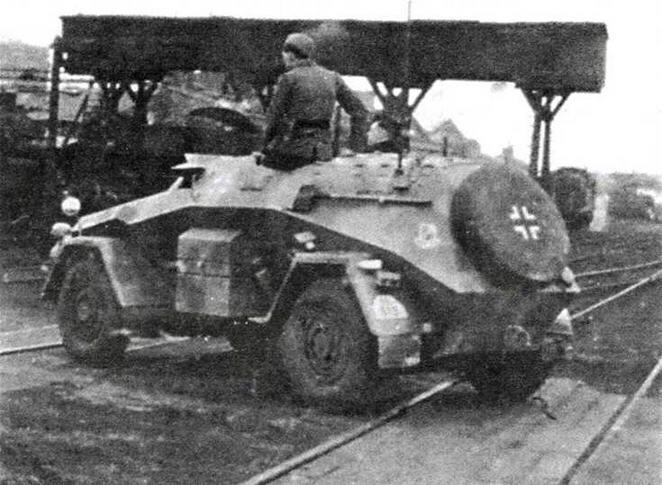 Штабной бронеавтомобиль SdKfz247 AusfB из состава 1й танковой дивизии СС - фото 21