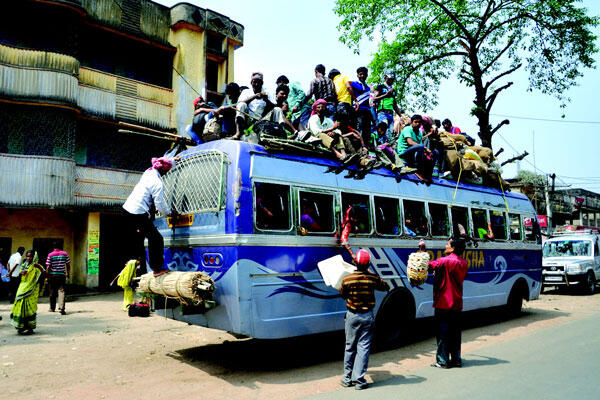Обычный индийский автобус На дорогах Индостана встречается множество - фото 19