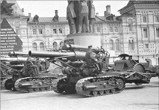 B4 203 mm heavy howitzers on parade in Moscow RGAKFD The story of the - фото 2