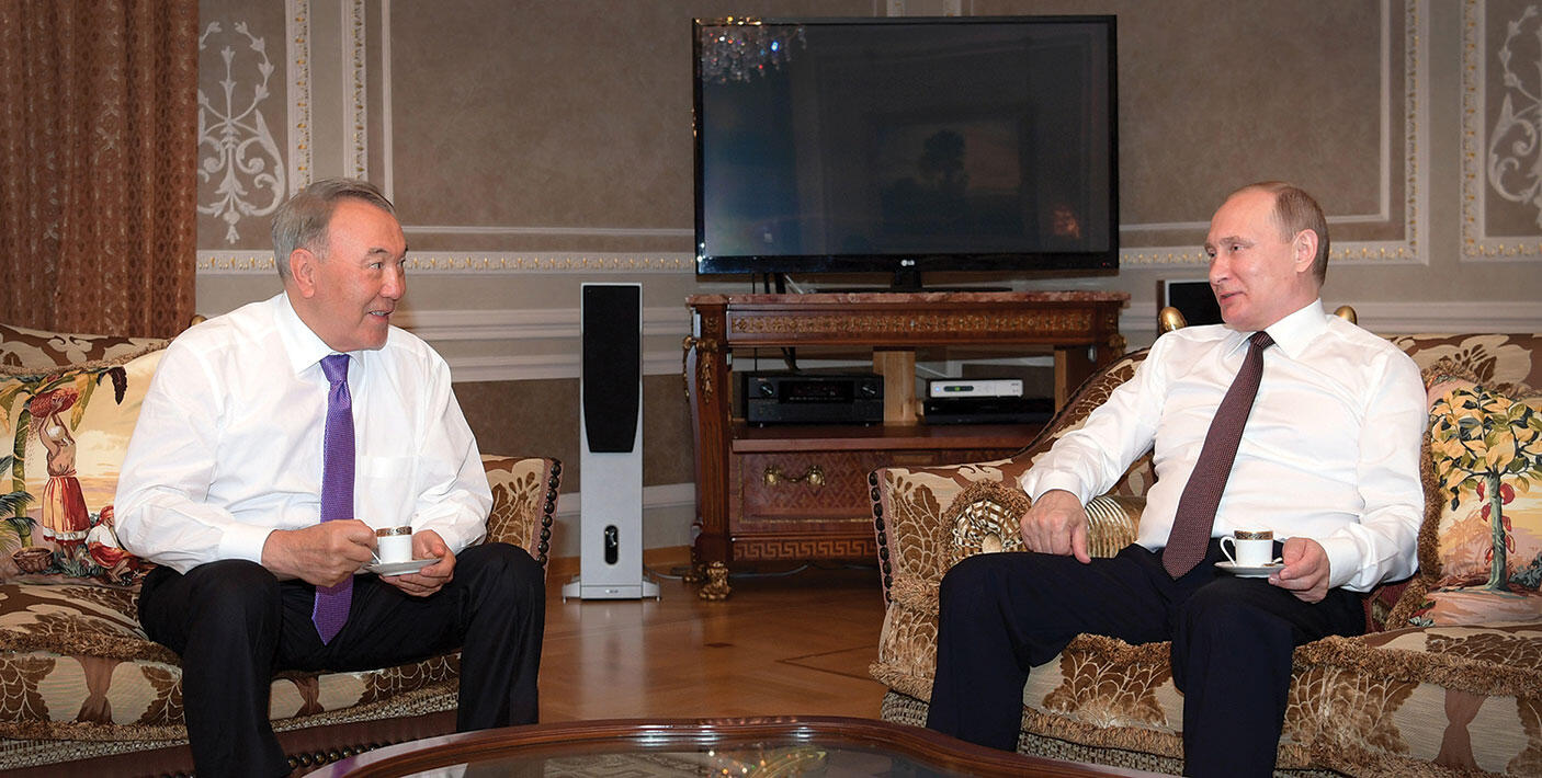 Добрые друзья Нурсултан Назарбаев и Владимир Путин С Председателем - фото 139
