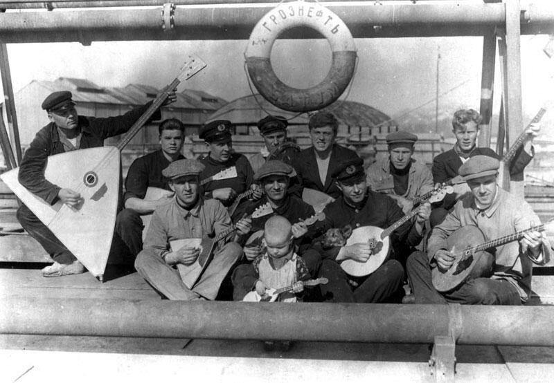 Великорусский оркестр теплохода Грознефть 1928 г На верхнем ярусе - фото 6