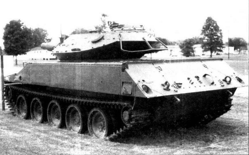 Предсерийный образец танка М551 вид с кормы По периметру корпуса еще - фото 8