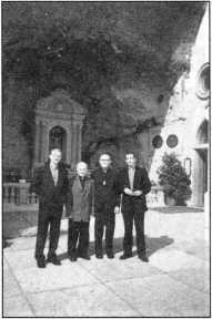 Во время паломничества после рукоположения первых священников В святилище - фото 8