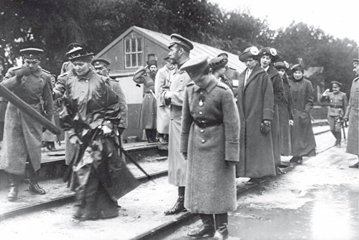 Николай II с семьей после Февральской революции был выслан в Тобольск Акт - фото 115