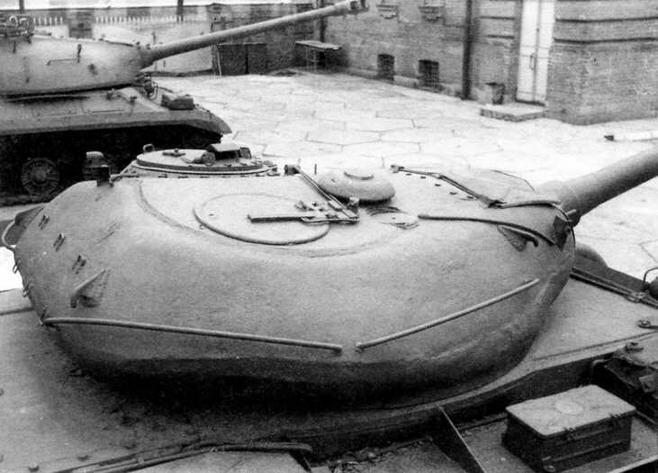 Башня танка Т541 Характерная деталь всех пятьдесятчетверок броневой - фото 13