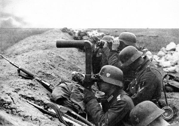 Немецкие солдаты на Перекопе 1941 г Захваченные советские артиллерийские - фото 7