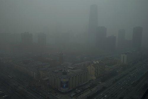 Смог в Пекине Может конечно там где туристические отели и получше с - фото 1