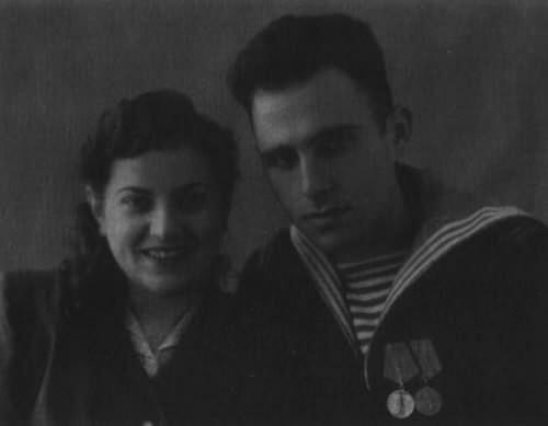 После женитьбы в сентябре 1944 года Балтийск 1946 год Я - фото 17