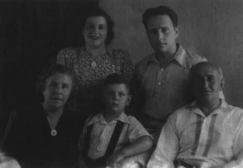 Мои родители и мы с Лидой и нашим сыном Александром Баку 1952 год - фото 22