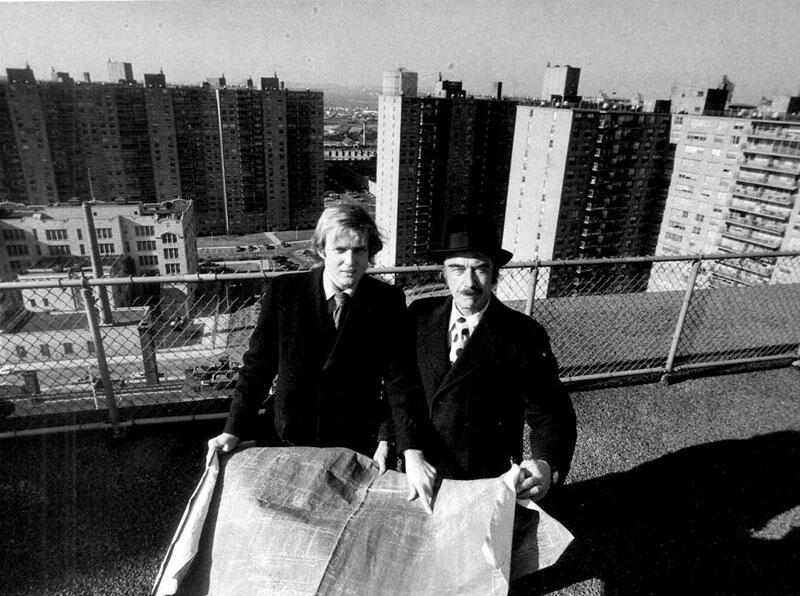 Дональд и Фред Трамп 1973 г Последний проект Фреда в Квинсе Дональд на тот - фото 7