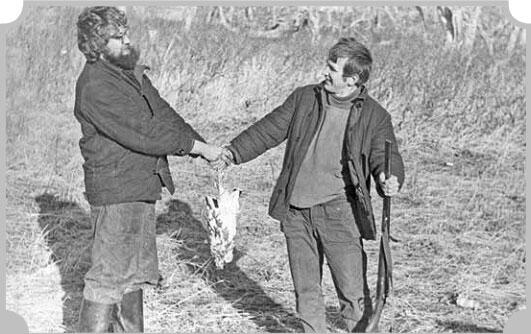 Камчатка после охоты Я и Арифметик В Богданов слева 1971 год Нас - фото 5
