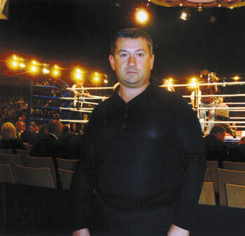 Президент Федерации бокса ИваноФранковска Андрей Савчук Судьи трое - фото 182