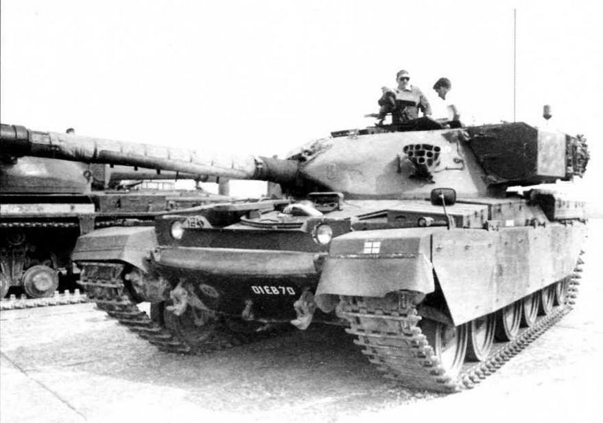 Танк Чифтен Mk9 Массивный контейнер на левом борту башни броневой кожух - фото 20