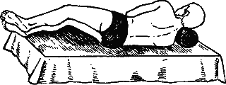 в г Рис 7 Позы массируемого при проведении массажа а лежа на животе б - фото 11