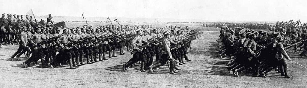 Парад русских войск в начале Первой мировой войны в 1914 г Я считал эту дружбу - фото 11