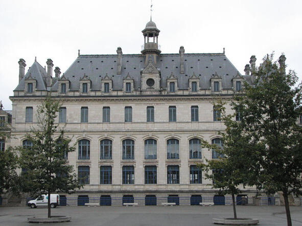 колледж СентИв Этот колледж один из старейших во Франции был основан в 1574 - фото 3
