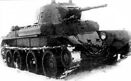 Огнеметный танк ОП7 1939 год Колесногусеничный огнеметный танк ОП7 В 1941 - фото 22