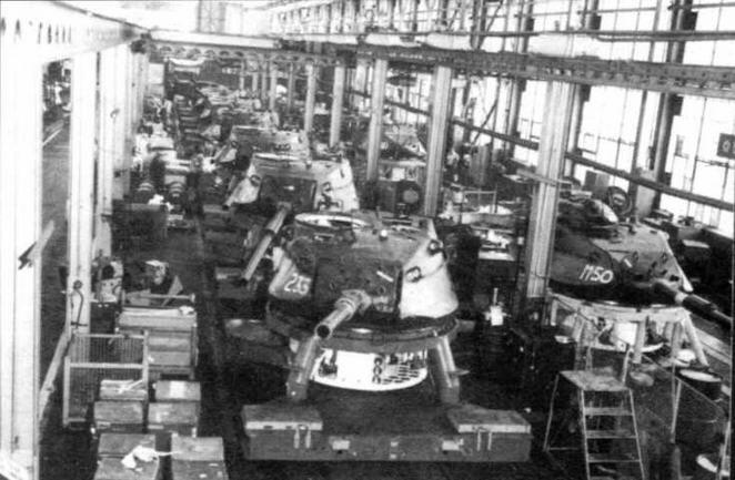 Сборка башен и корпусов танков М60А1 в цехах завода фирмы Крайслер в - фото 16