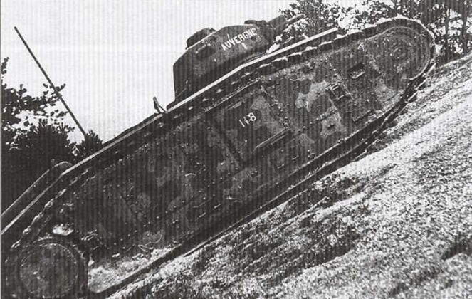 Танк В1Овернь из состава 37го танкового батальона преодолевает подъем Лето - фото 12