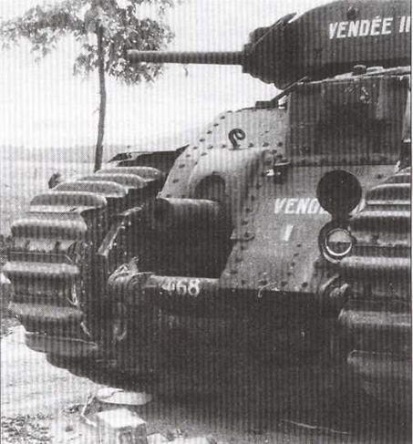 Fahrschulpanzer B2f После оккупации Франции немцы отремонтировали и вернули - фото 22