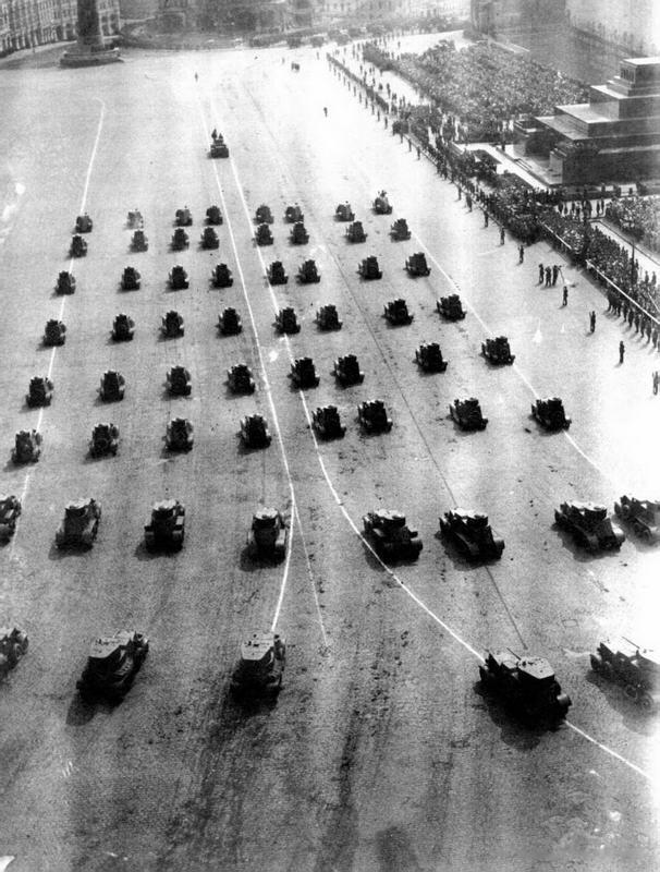 Москва 1 мая 1934 года На вооружении Красной Армии бронеавтомобили появились - фото 2