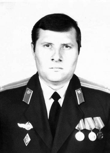 Родился в 1958 году Окончил военное училище служил на космодроме Байконур - фото 2