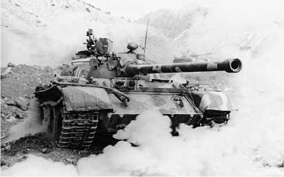 Танк Т54Б Советской армии во время тактических учений Закавказского военного - фото 12