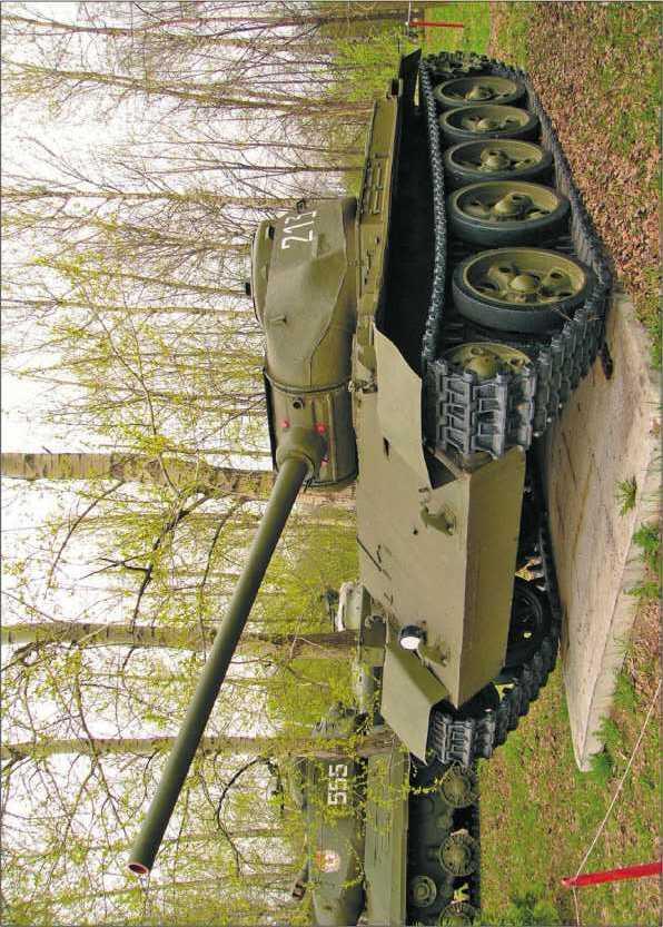 Средний танк Т44М в экспозиции Музея Великой Отечественной войны в Москве - фото 305