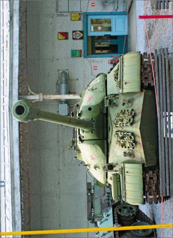 Тяжелый танк ИСЗМ в экспозиции Военного музея в Брюсселе 2005 год - фото 306