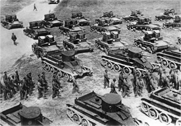 1я механизированная бригада на тактических занятиях Танки БТ2 и двухбашенные - фото 6