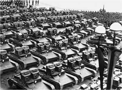 Двухбашенные танки Т26 перед парадом в Ленинграде 1 мая 1933 года В итоге - фото 8