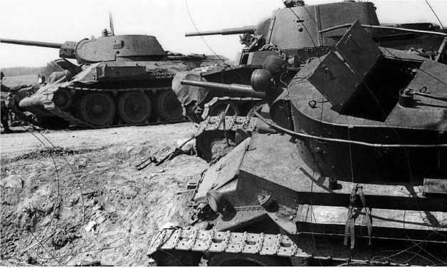 Оставленные экипажами танки Т34 и БТ7 Июнь 1941 года Согласно приказу - фото 14