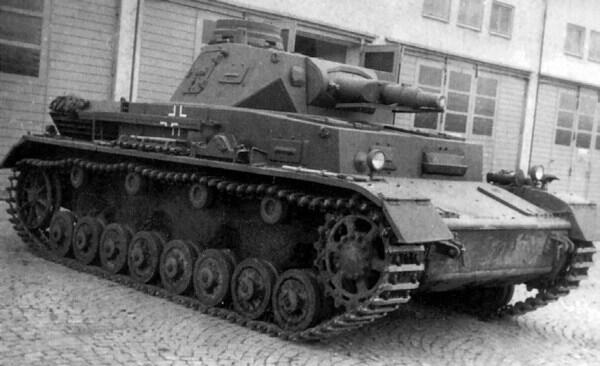 Танк PzIV AusfВ в парке одной из танковых частей Вермахта 1939 год - фото 11