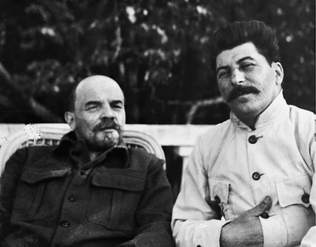 ВИ Ленин и ИВ Сталин 5 марта 20 февраля 1918 года декретом Совнаркома - фото 1