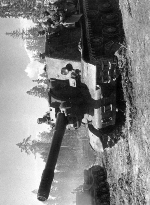 Тяжелые САУ ИСУ152 ведут бой на Карельском перешейке Июнь 1944 года - фото 173
