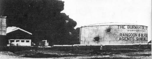 Мадрас 22 сентября 1914 г После обстрела Эмдена горят нефтяные цистерны - фото 26