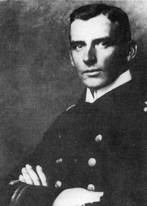 Старший офицер крейсера Эмден лейтенант Хельмут фон Мюккэ Командуя затем - фото 37
