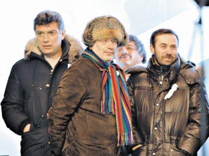 Немцова слева убили на Пономарева справа завели уголовное дело Акунин - фото 1
