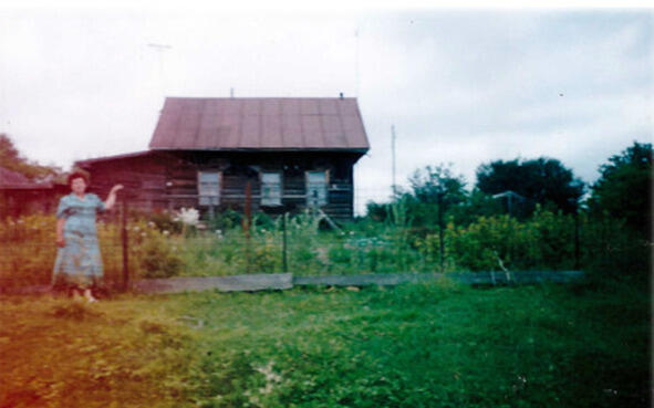 Дом моего деда Лопаченко Михея Николаевича Отсюда начиналась Синда А дом и - фото 2